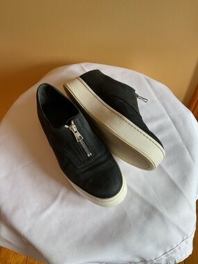Vince Black Leather Zip-Front Slip-On Platform Sneakers Sz 7.5M